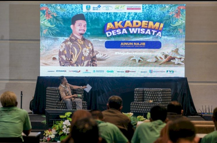 Data Analyst Specialist dengan segudang pengalaman, Ainun Najib yang menjadi salah satu pemateri dalam Akademi Desa Wisata 2023/ist