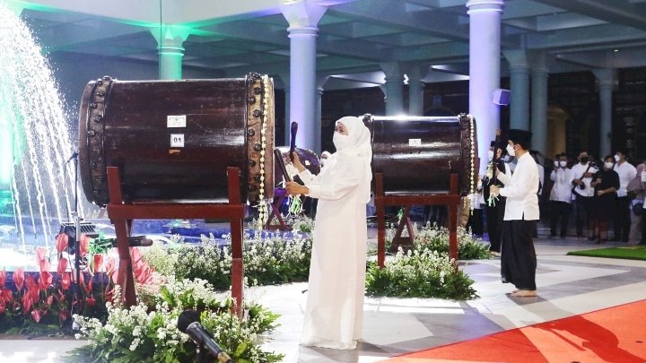 Gubernur Khofifah Indar Parawansa 