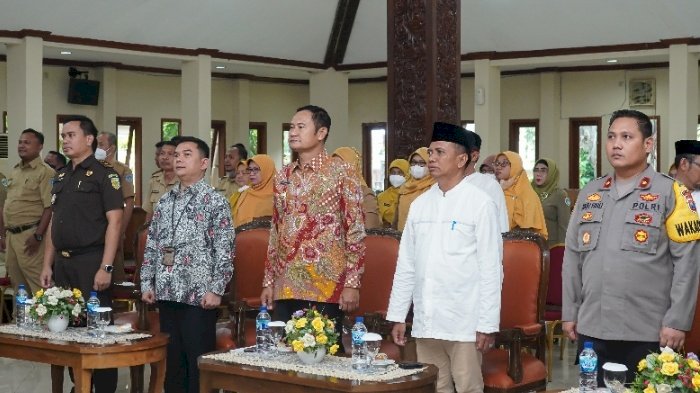 Caption :High Level Meeting (HLM) Kabupaten Lamongan Tahun 2023 di Pendopo Lokananta Lamongan