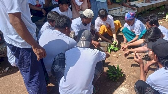 Mengolah pisang jadi keripik 