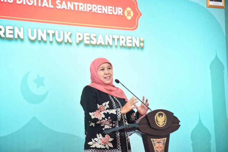 Gubernur Jawa Timur Khofifah Indar Parawansa mendorong tumbuhnya ekosistem bisnis digital dalam penguatan ekonomi berbasis pesantren/Ist