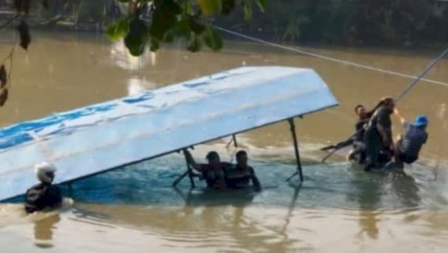 Perahu Nambangan yang terbalik