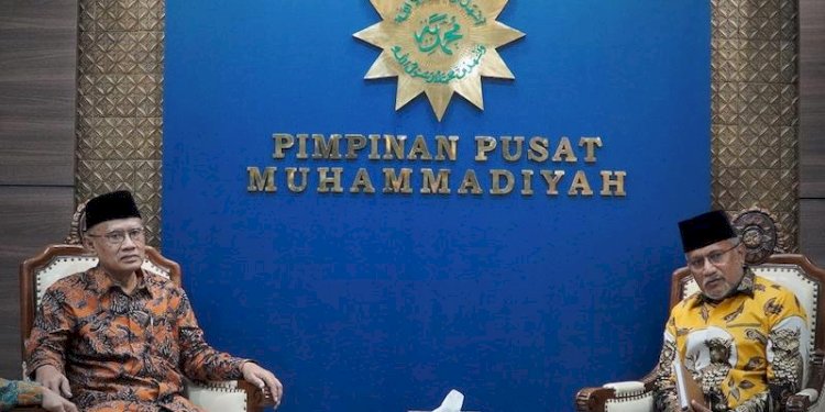 Ketua Umum PP Muhammadiyah, Prof Haedar Nashir saat terima Kadensus 88, Mathinus Hukom/RMOL
