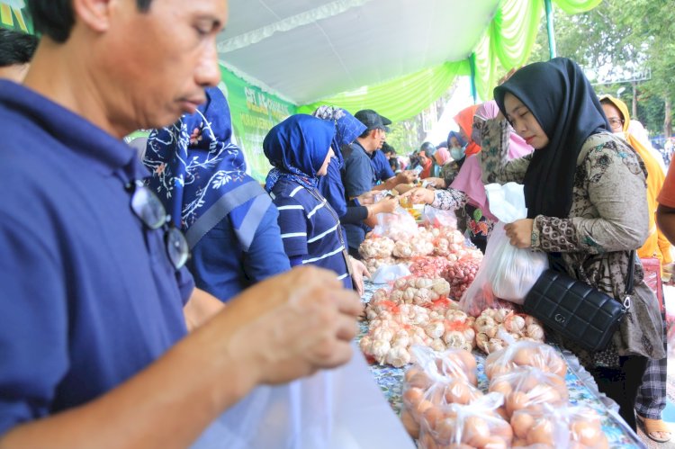 Gelaran Pangan Murah Berkualitas Di Depan Kantor Pemkot Probolinggo