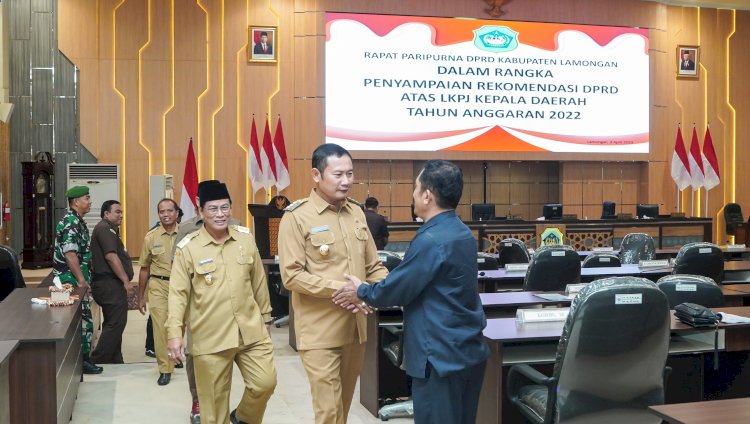 Usai rapat paripurna dalam rangka  penyampaian rekomendasi DPRD atas LKPJ kepala daerah tahun anggaran 2022/RMOLJatim