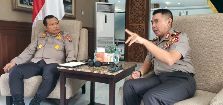 Kapolda Jatim Irjen Pol. Toni Hermanto dan Sekretaris Saber Pungli Irjen Pol. Andry Wibowo/Ist