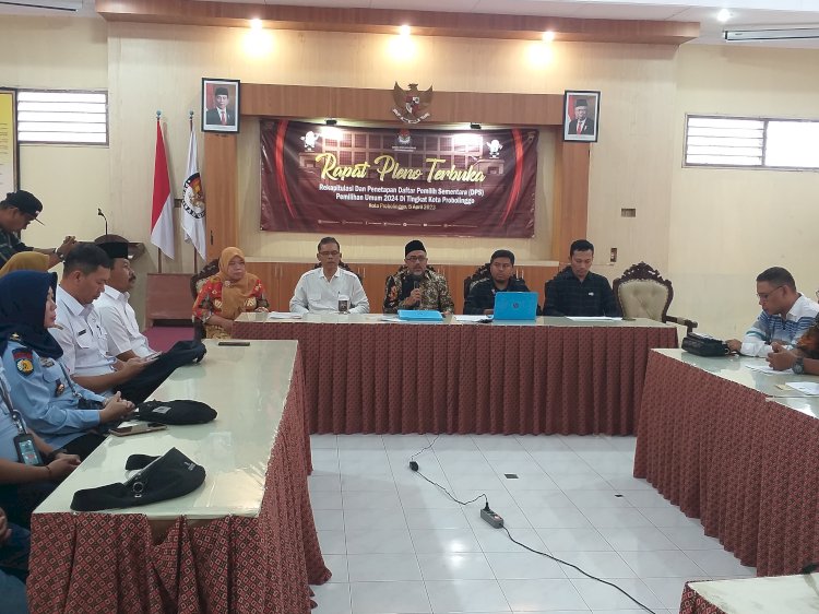 Rapat pleno Rekapitulasi DPS yang digelar KPU Kota Probolinggo/RMOLJatim