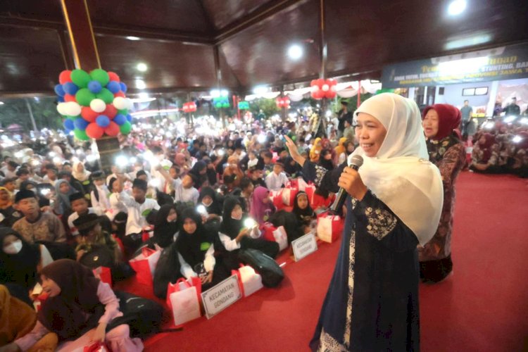 Gubernur Khofifah menghadiri acara Baznas Berbagi Ceria bersama 1.700 anak yatim/piatu di Pendopo Kongas Arum Kusumaning Bangsa Kabupaten Tulungagung, Rabu (5/4)/Ist