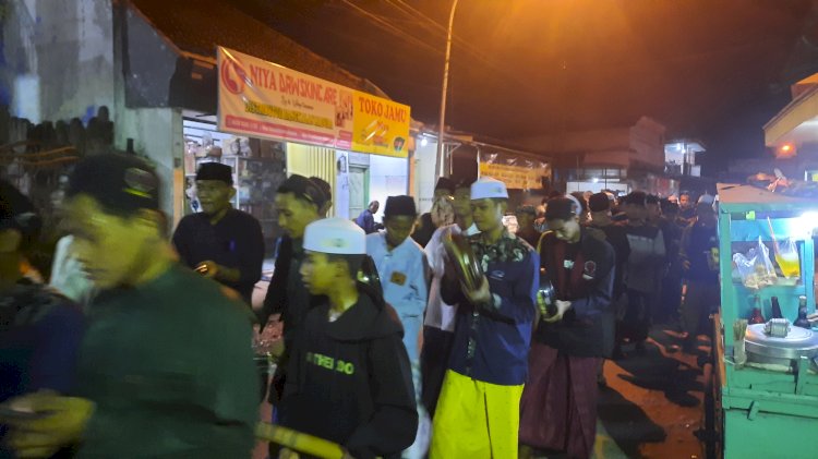 Santri dan Alumni Pesantren Sukorejo daerah Kwanyar Bangkalan Burdah Keliling/RMOLJatim