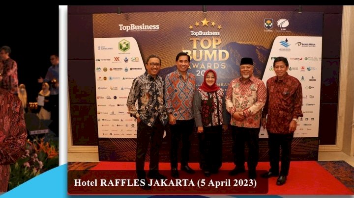 Teks foto: BUMD Kota Surabaya saat meraih penghargaan TOP BUMD Awards 2023/ist