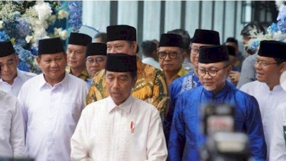 Presiden Joko Widodo bersama Ketua Umum Partai Gerindra Prabowo Subianto, Ketua Umum PAN Zukifli Hasan, Ketua Umum Golkar Airlangga Hartarto, Ketua Umum PKB Muhaimin Iskandar, dan Plt Ketum PPP Mardiono/Net