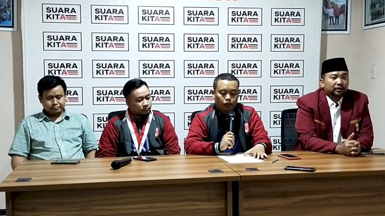 Direktur Rumah Kebangsaan Jawa Timur, Abdul Ghoni bersama jajaran pengurus/RMOLJatim