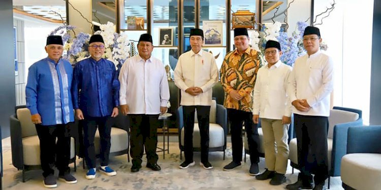 Presiden Joko Widodo bersama lima ketum parpol pendukung pemerintah/Ist