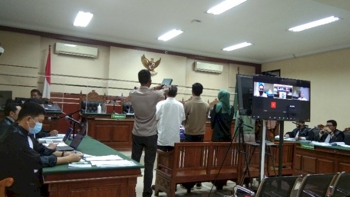 Teks foto: KPK hadirnya 8 saksi kasus dana hibah pokir pokmas APBD Jatim/RMOLJatim