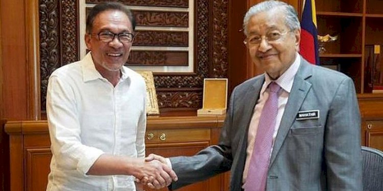 Anwar Ibrahim dan Mahathir Mohamad/Net