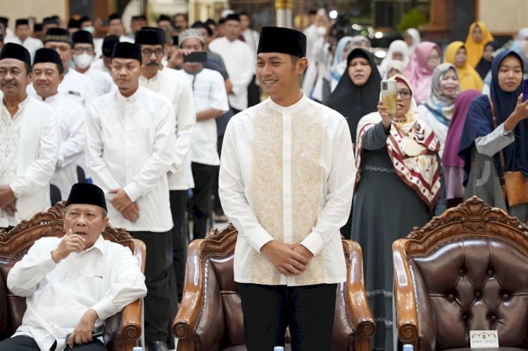 Bupati Tuban, Aditya Halindra Faridzky di acara peringatan Nuzulul Qur'an di pendopo/Ist