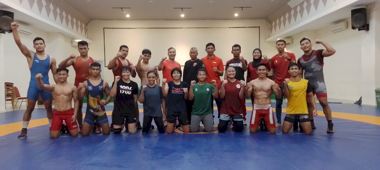 Para atlet gulat dalam latihan mempersiapkan jelang try out di Korea/Ist