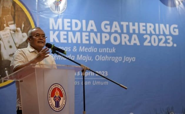 Gunawan Suswantoro (Sesmenpora RI) saat memberikan sambutan media gathering, Kamis (13/4) di Kawasan Melawai Jakarta Pusat/ist