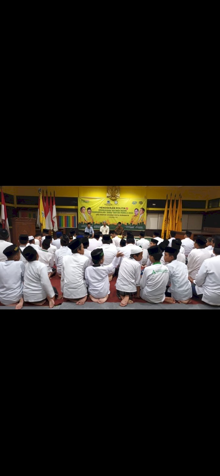 Foto: Jamiyah Ishari Rungkut Raya Surabaya menghiasi peringatan Nuzulul Quran di Kantor DPD Partai Golkar Surabaya