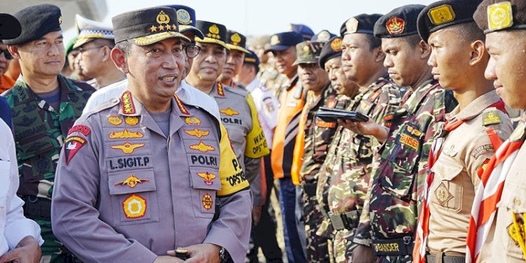 Kapolri Jenderal Listyo Sigit Prabowo saat apel pasukan dalam operasi ketupat di Silang Monas/Ist