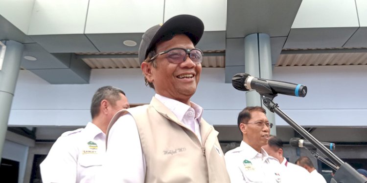 Menko Polhukam Mahfud MD saat meninjau Stasiun Pasar Senen/RMOL