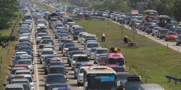 Suasana mudik di jalan raya/Net