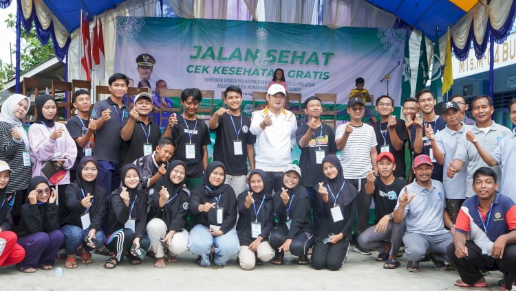 Bupati Lamongan Yuhronur Efendi saat Halal Bihalal jalan sehat bersama warga Brangsi, Kecamatan Laren, Lamongan/RMOLJatim 