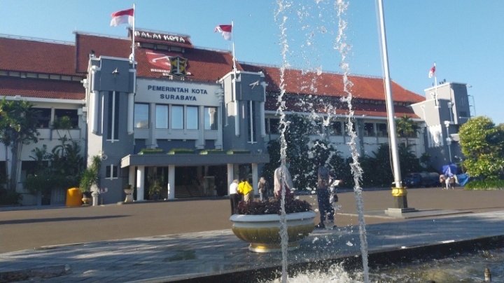 Teks foto: Balai Kota Surabaya/ist