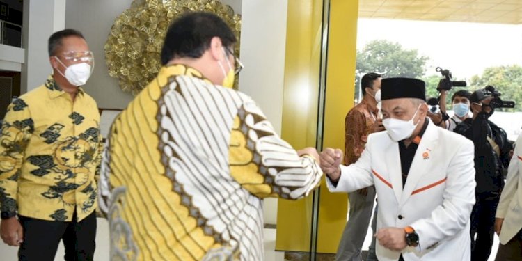 Ketum Partai Golkar Airlangga Hartarto saat bertemu dengan Presiden PKS di kantor DPP Golkar bulan April tahun 2021 silam/RMOL