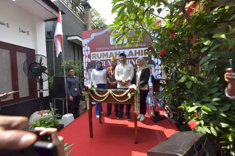 Wali Kota Eri meresmikan destinasi wisata heritage Rumah Lahir Bung Karno/RMOLJatim