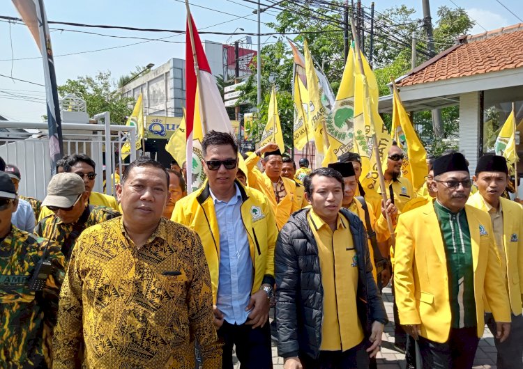 Partai Golkar saat akan mendaftarkan Bacaleg di KPU Sidoarjo/RMOLJatim