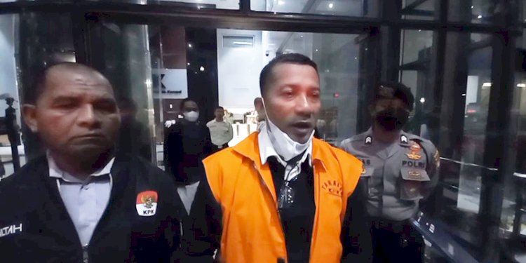  Bupati Kepulauan Meranti, Muhammad Adil, usai ditetapkan sebagai tersangka oleh KPK/RMOL