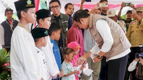 Poto : Bupati Lamongan Pak Yes saat menyampaikan sambutan, Pendopo Kecamatan Karang Binangun Lamongan / RMOLJatim