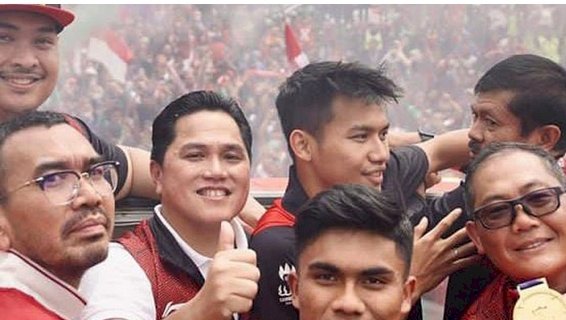 Ketua Umum PSSI, Erick Thohir, saat mengikuti kirab/Ist