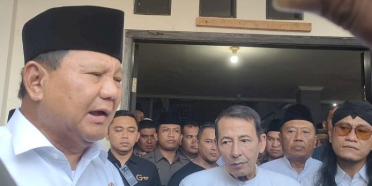 Menteri Pertahanan Prabowo Subianto di rumah Habib Muhammad Luthfi bin Ali bin Yahya/RMOLJateng