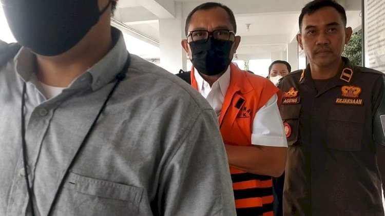 Sahat Tua P Simandjuntak dikeler ke Cabang Rutan Klas I Surabaya pada Kejati Jatim/RMOLJatim