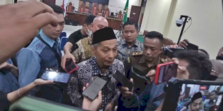 Mantan Rektor Unila Karomani usai menjalani persidangan/RMOLLampung