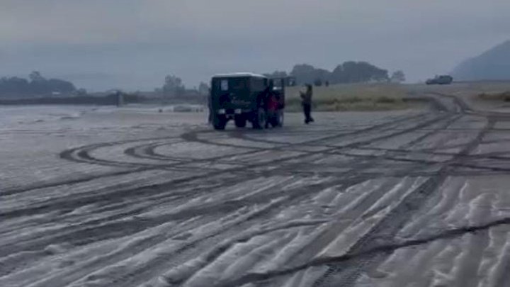 Hamparan pasir di kawasan Gunung Bromo 