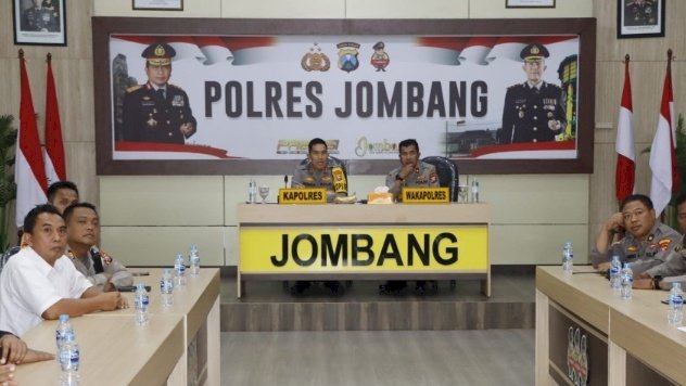 Poto - Kapolres jombang dan jajaran saat rapat virtual/ist