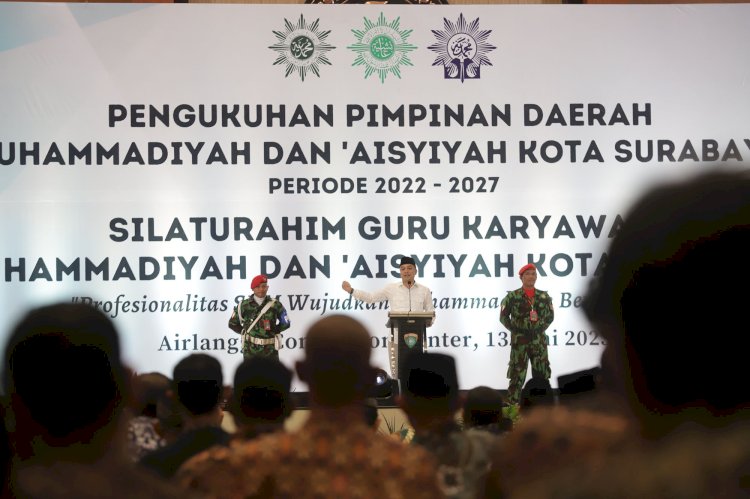 Wali Kota Eri di acara Pengukuhan Pimpinan Daerah Muhammadiyah dan Aisyiyah Kota Surabaya periode 2022-2027 di ACC/RMOLJatim