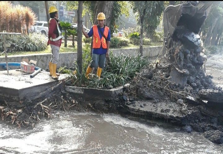 Pemasangan pipa baru/RMOLJatim