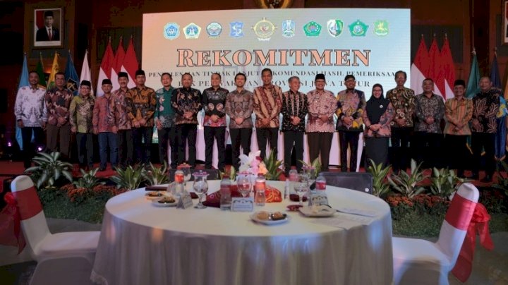 Teka foto: Wali Kota Eri bersama Kepala Daerah wilayah Jatim I pada acara Rekomitmen Penyelesaian TLHP BPK Jatim/RMOLJatim