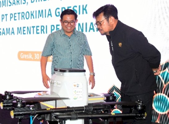 Dirut Petrokimia Gresik, Dwi Satriyo Annurogo, dan Mentan Syahrul Yasin Limpo/ist