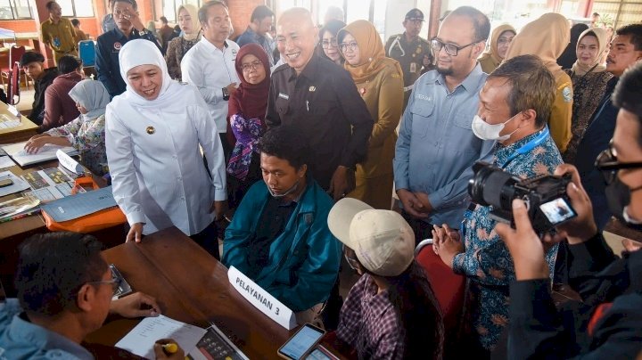 Gubernur Khofifah memantau jalannya PPDB