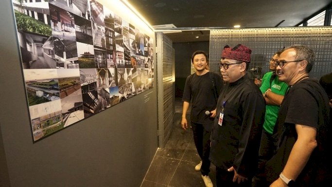 Caption: 1. Festival arsitektur nusantara yang menyajikan keunikan desain bangunan/Humas Pemkab Bwi