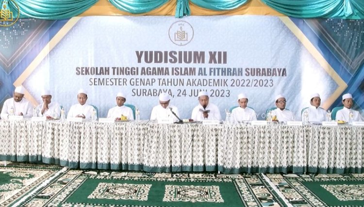Wisuda mahasiswa STAI Al Fithrah Surabaya/Ist