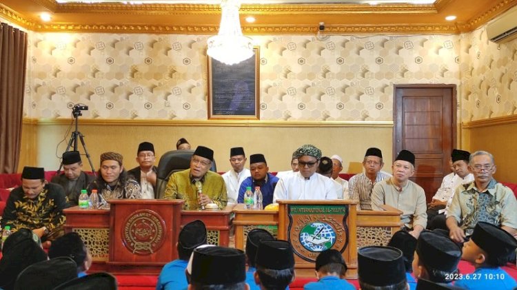 KH Said Aqil Siradj dikawal Pengurus Gus Kampung saat safari dakwah di Gresik/Ist