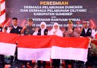 Serahkan Bantuan di Dungkek Sumenep, Gubernur Khofifah : Jadi Penguat Bantalan Sosial Bagi Masyarakat