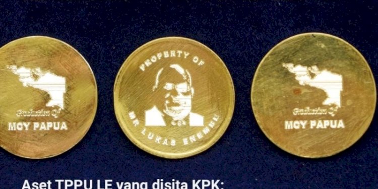 Empat keping emas Lukas Enembe disita KPK/Repro