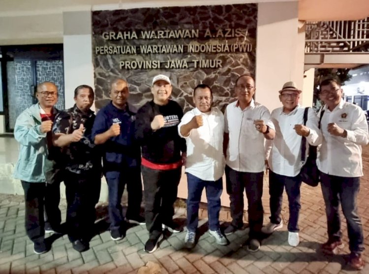 Safari Silaturahmi PWI Riau ke Graha Wartawan A Azis PWI Jawa Timur, Surabaya, Selasa (12/7) malam/ist